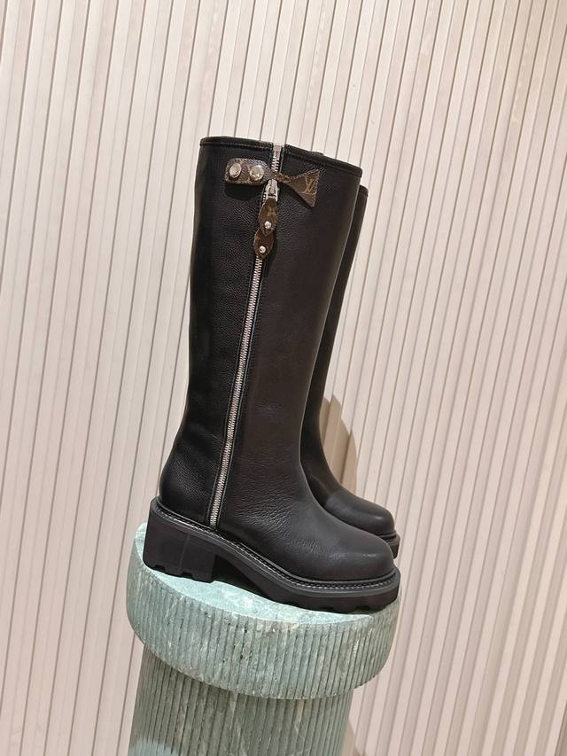 High-quality factory version: Louis Vuitton 25Ss Lv new British style handsome