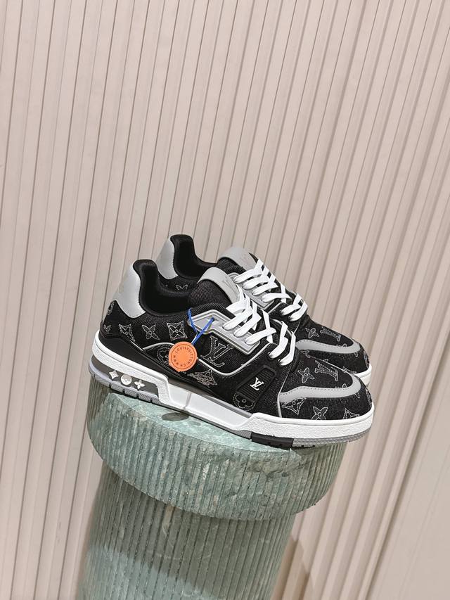 Top Version: New Color Couple Style Top-Tier: Gift Box Included: Regular Version