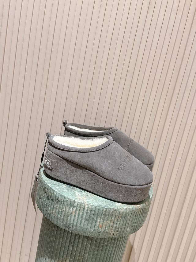 Top Version: Balenciaga New Platform Plush Slippers The upper is crafted from kh