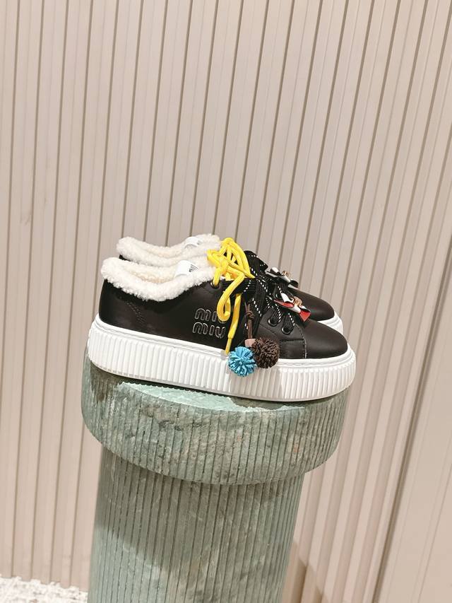 Top-tier version: Miu Miu Fw25 New Arrival ~ Miu's classic biscuit shoes, paired