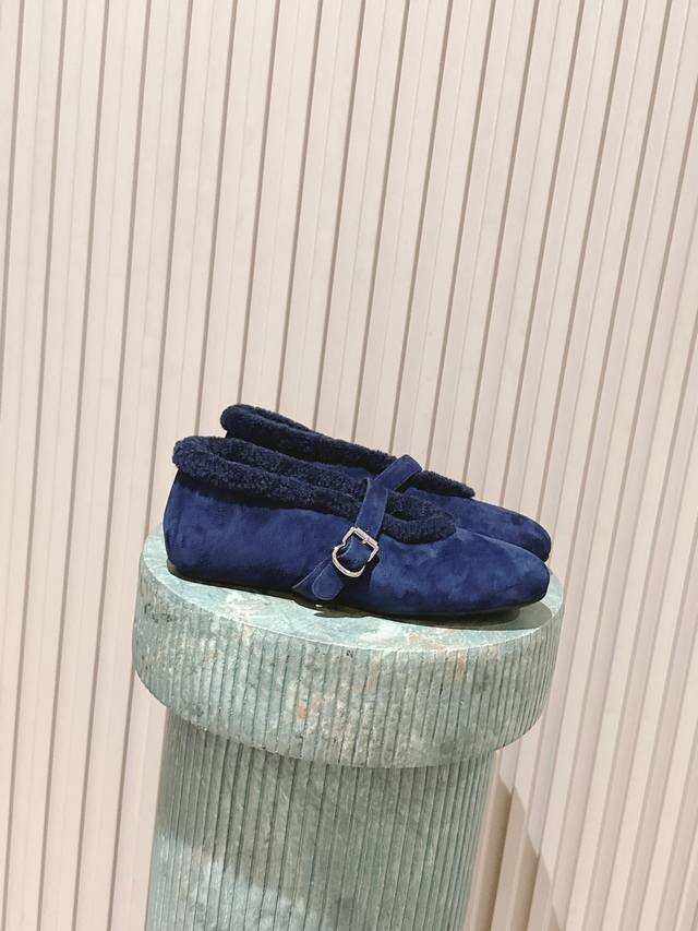 Top Version: Sheepskin Leather: Patent Leather: Alaia | The First Pair of Beauti