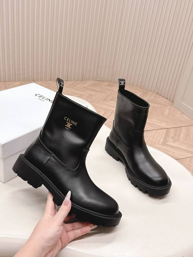Celine 2025 Winter New Arrival Triumph Ankle Boots/Rider Boots Super stylish and
