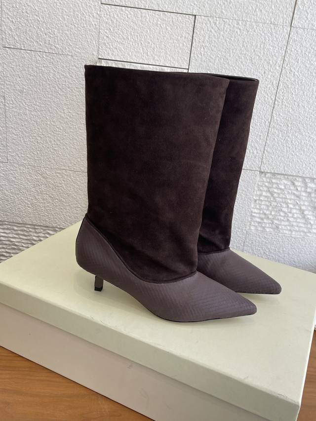 Top Version: Unfolio 2025 Autumn/Winter New Pointed Toe Kitten Heel Straight Ank