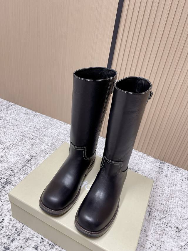 Top-tier version: Unfolio Riding Boots | Make "Retro Coolness" a Fall/Winter sta