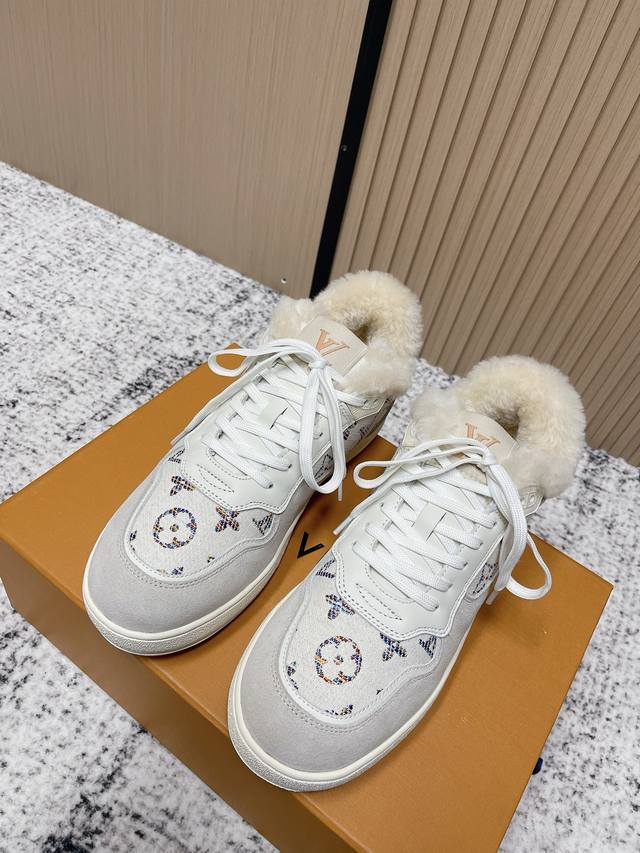 Top-tier version: Louis Vuitton sneakers, casual shoes, wool version. The Lv Tra