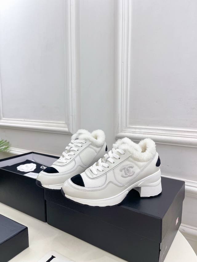 Chanel 25 2025 Autumn/Winter New Arrival Classic Runway Style Chanel Double C P