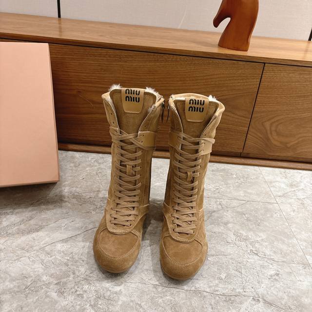 Factory direct Miumiu 2025 winter boots, new style, wool boots, Martin boots, m