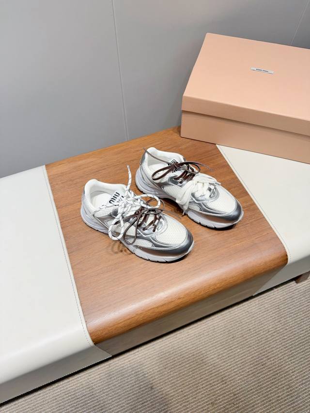 Miu Mi - Miu Miu 25Ss Spring/Summer New Retro Distressed Dad Shoes A must-have s