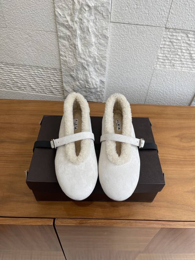 Top Version: Alaia 2025 Autumn/Winter New Round Toe Flat Muzzle Mary Jane Ballet