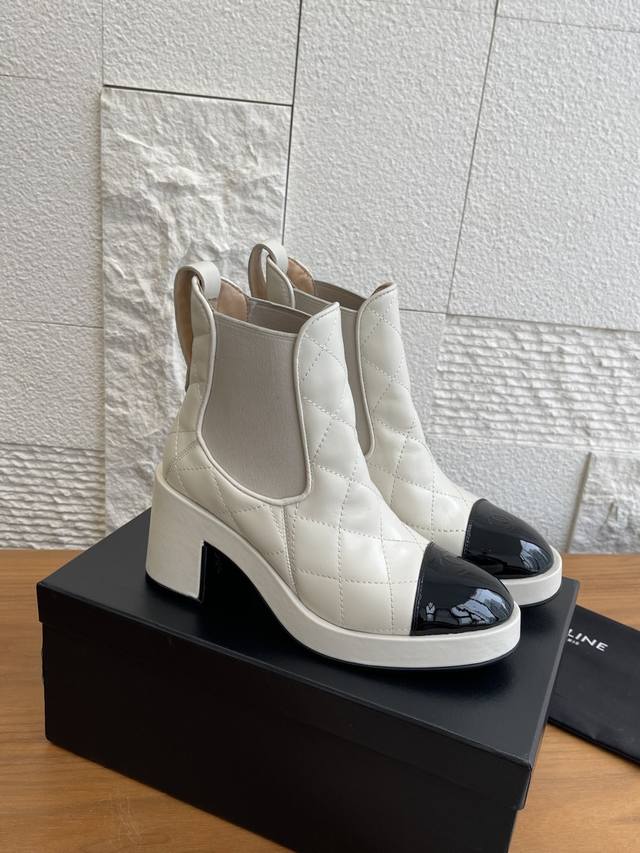 Top Version: Chanel 2025 Fall/Winter New Color Block Diamond Quilted Platform Ch