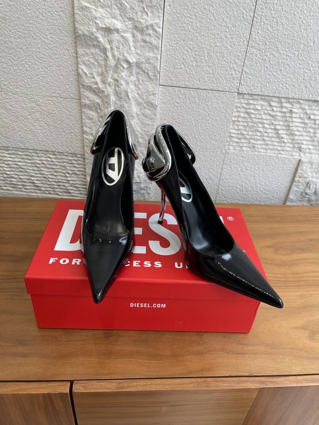 Top Version: Diesel 2026 New D-Strap Pointed Toe High Heels Diesel offers a stun