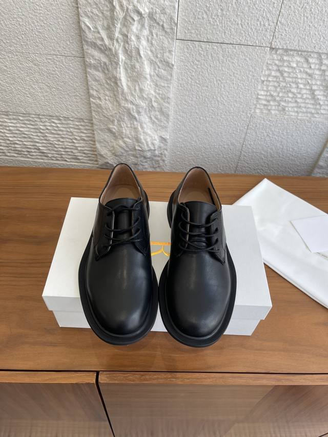 Top Version: Dongguan Goods The Row 2025 Autumn/Winter New Retro Leather Shoes R