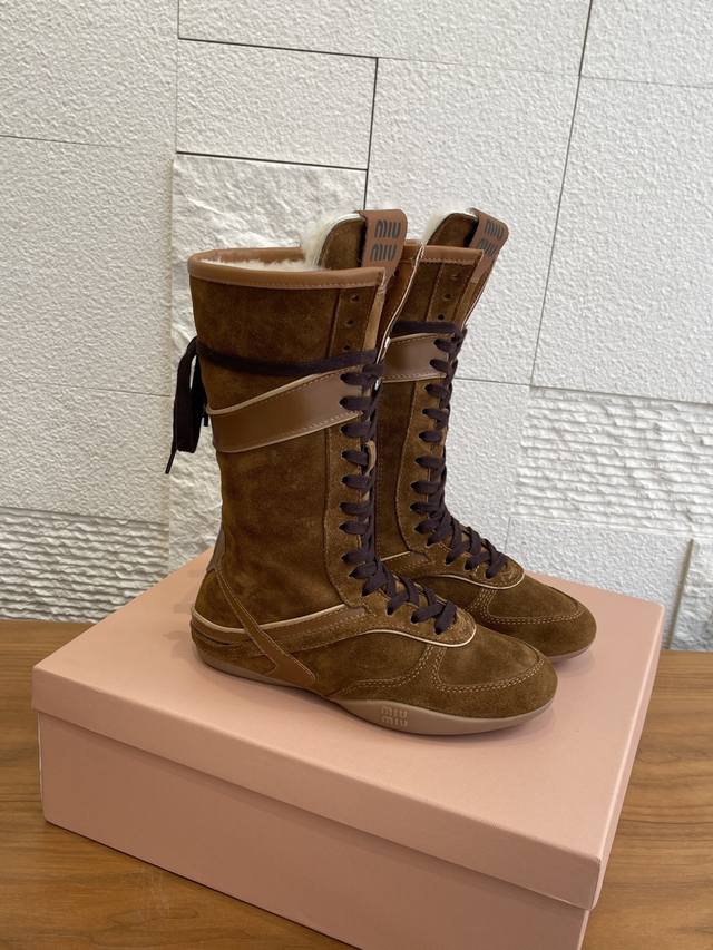 Top Version: Miu Miu 2025 Autumn/Winter New Lace-up Flat German Boxing Boots The