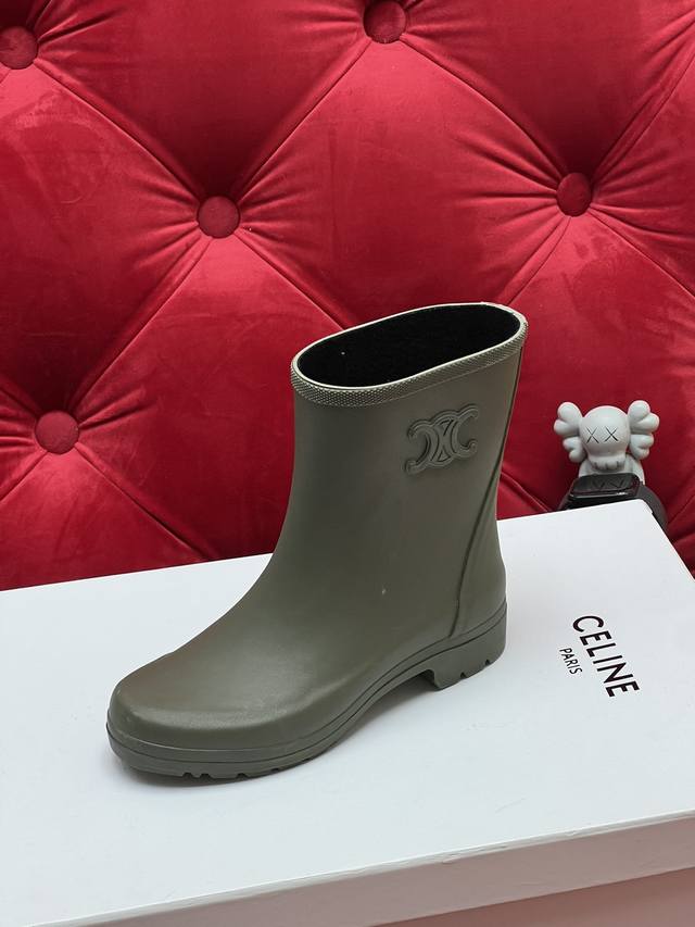Exclusive Real Shot High-Version 24Ss Celine New Seamless Rain Boots. Consistent