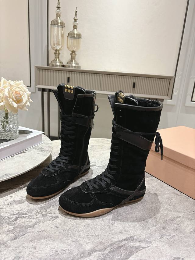 Miu Miu 25Ss Autumn/Winter New Collection Runway Show: Miu Miu German-Style Casu