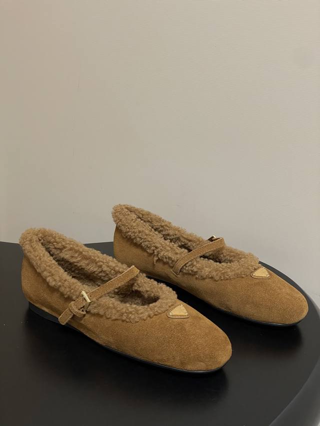 Top Quality with Airplane Box 25Ss Early Autumn New Prada Suede Ballet Flats, Fu