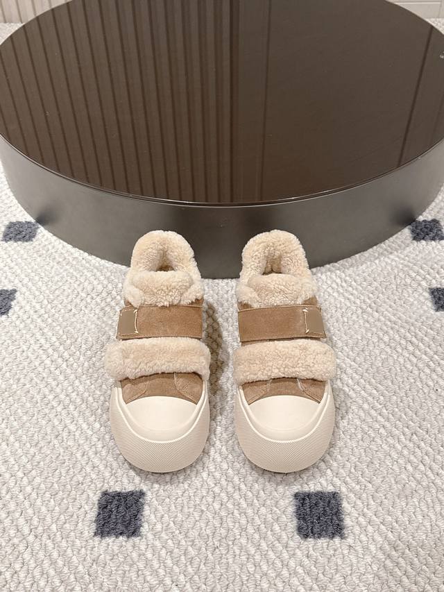 Factory Price 2025: This pair of label-free trending fur shoes is a must-have! T