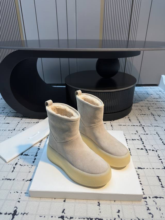 The Row Round Toe Minimalist Versatile Slip-on Fleece-lined Ankle Boots These ar