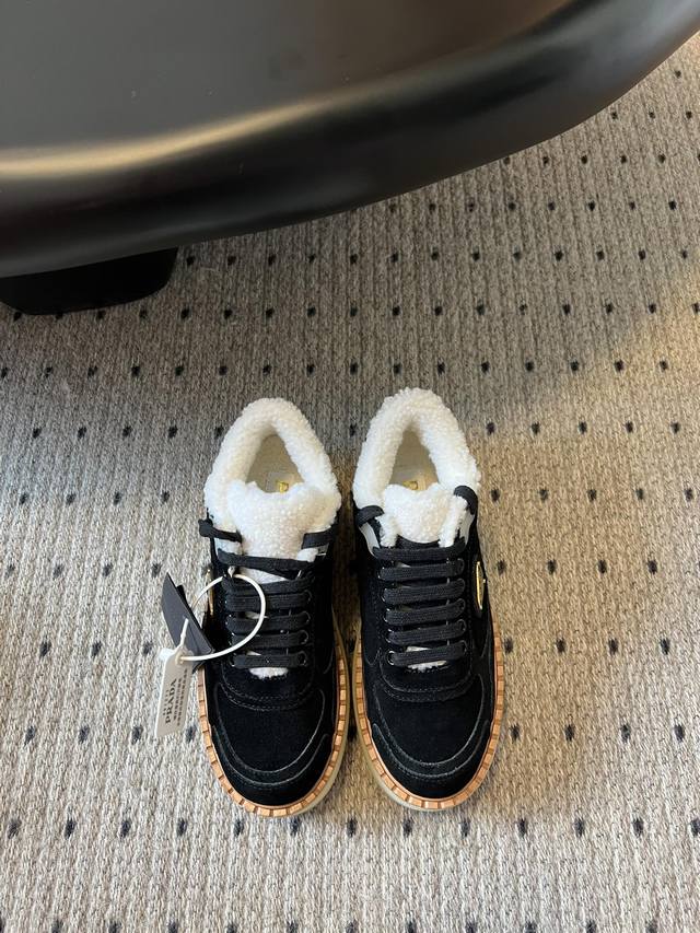 Prada 25 Platform Casual Wool Ankle Boots (Reseller Grade) This sneaker continue