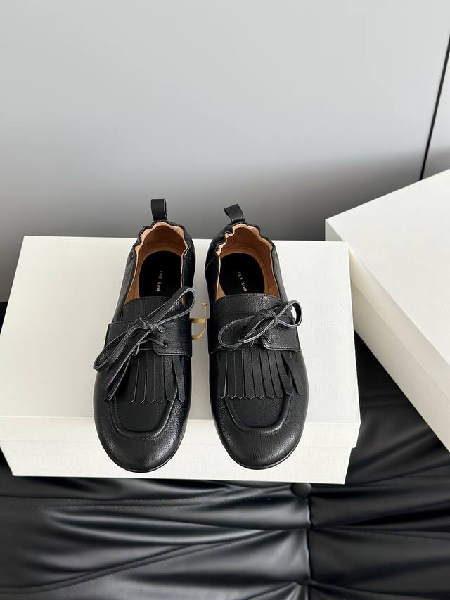 The Row Spring/Summer 2026 New Arrival Tr Tassel Lace-up Loafers Flat Ballet Fla