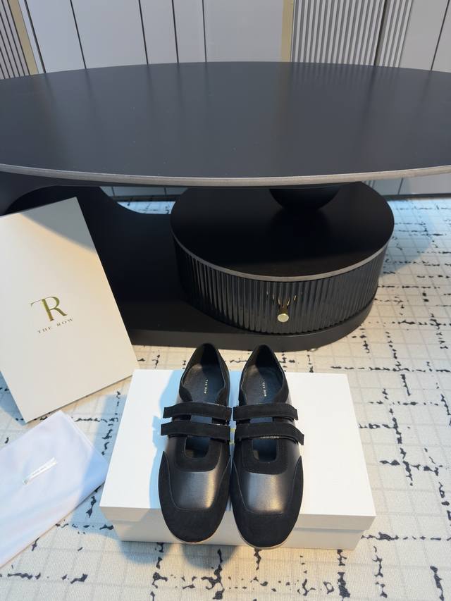 The Row 26 Spring/Summer New Minimalist Color-Blocked Velcro Casual Shoes! These