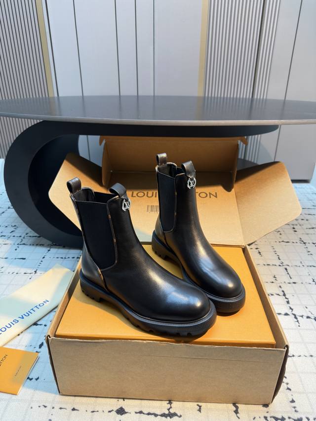 Louis Vuitton 2025 Fall/Winter High-End Custom-Made Boots - Featuring Celebritie