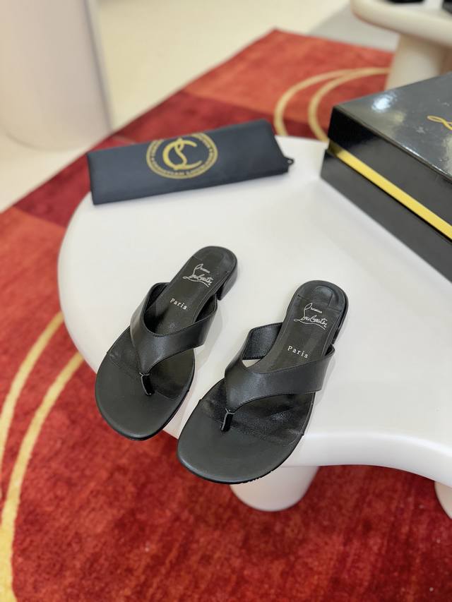 Flip-flop Janetonga Thongs feature a striking square 55mm slanted heel. Crafted