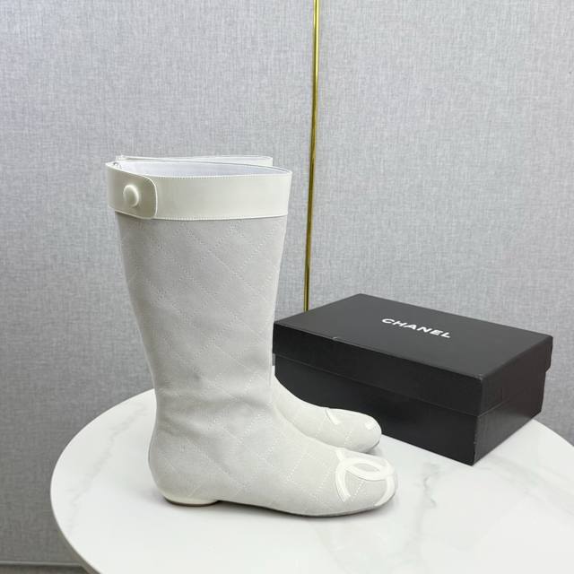 2025 Chanel Ankle Boots, a must-have item for this fall/winter season!! Chanel's