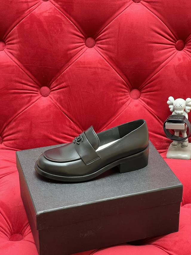 Exclusive Real Shot Top-Tier Chanel* 24Ss Classic Color-Blocked Double C Loafers