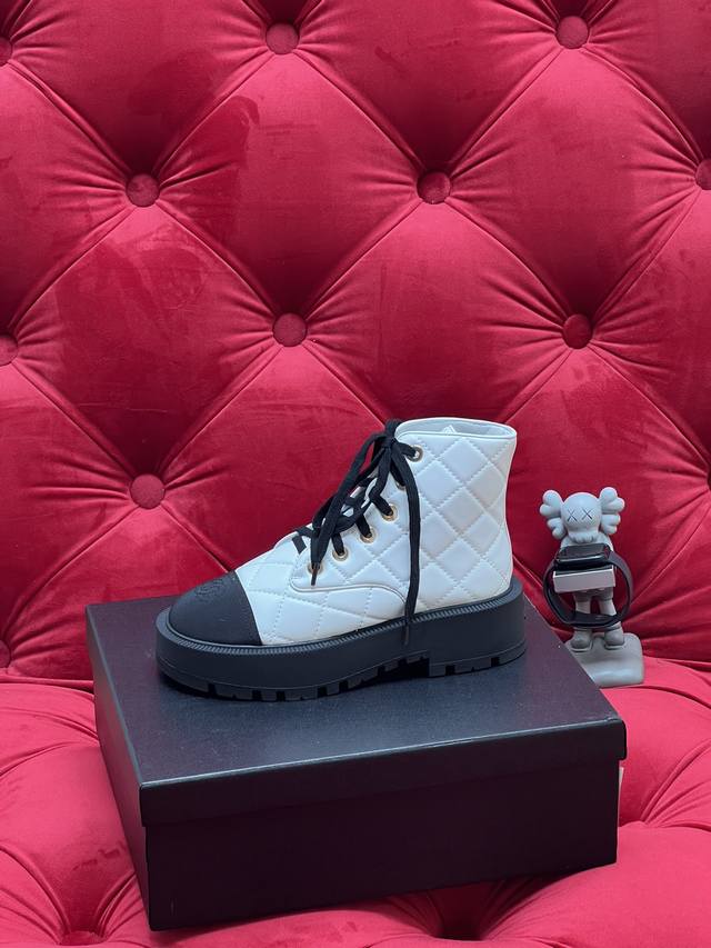 Exclusive Real Shot Top-Tier Version Ss Chanel's Must-Have Boots for This Autumn