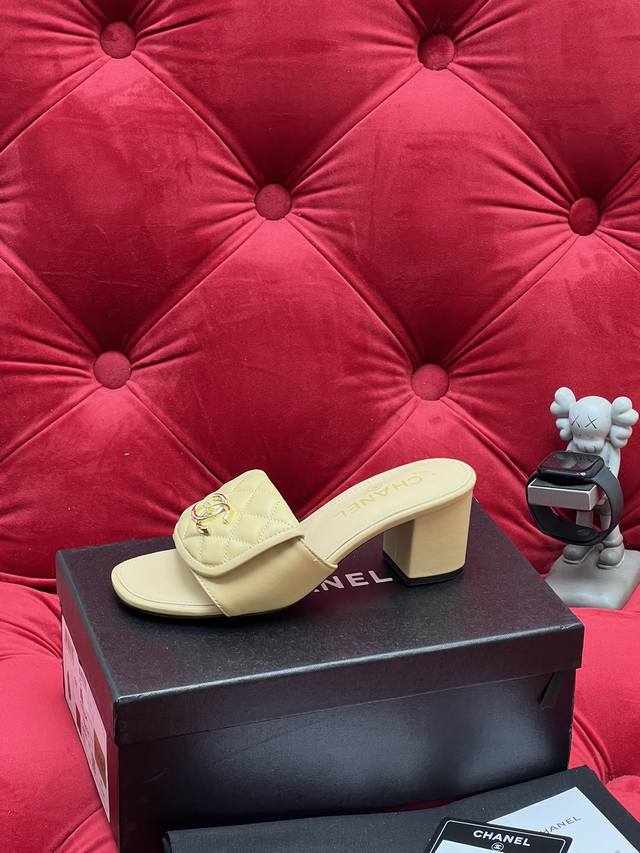 Exclusive Real Shots of High-Quality New Chanel* 25Ss Early Spring Flat Chunky H