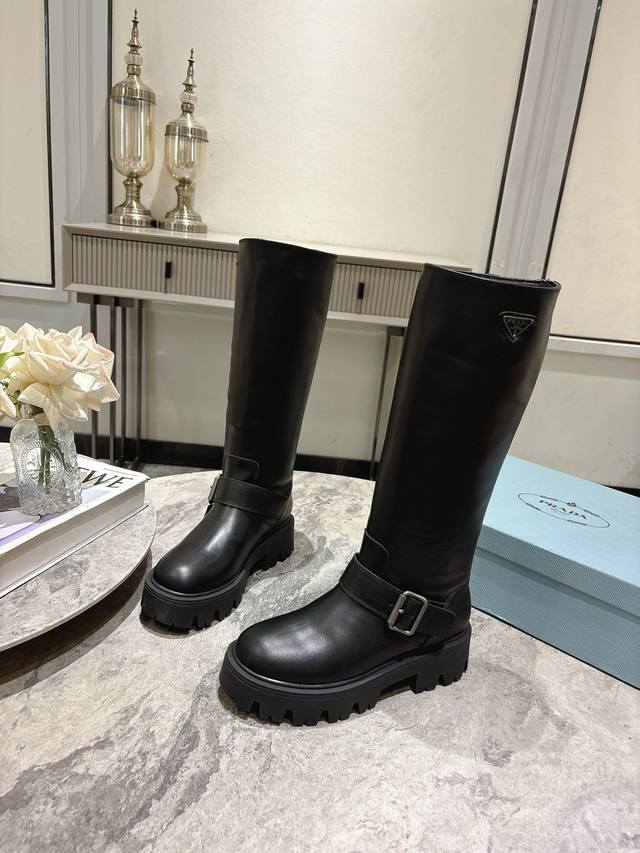 Prada 25Ss Autumn/Winter New Classic Triangle Logo Slip-on Boots A series you c