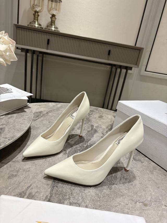 Dior 25Ss Spring/Autumn Collection Pointed-Toe Shoes, Top-Tier Market Version.