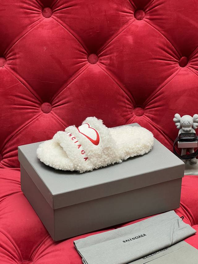 Exclusive Real Shot High-Version Balenciaga 26Ss Autumn/Winter Trendy Fur Slippe