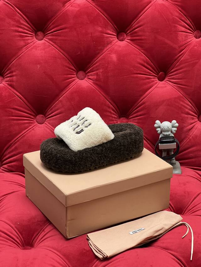 Exclusive Real Shots Top-Tier Miu Miu 26Sswf Autumn New Arrival Letter Platform