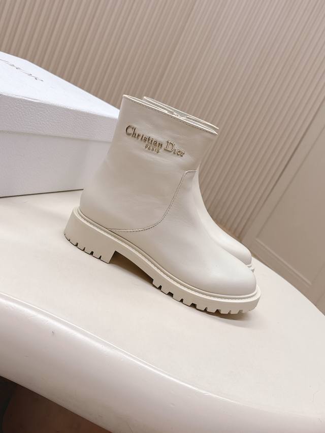 Di0R Dior 2025 Fall/Winter New Short Boots Chelsea Boots Top-Tier Version. Dior'