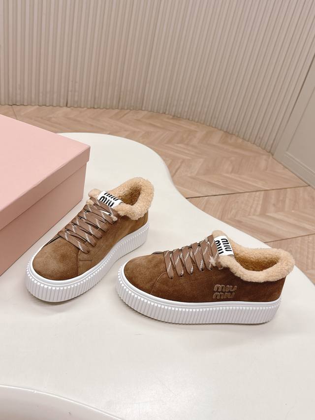 Miumiu 2025 Autumn/Winter New Style Wool Platform Biscuit Shoes - A classic wint