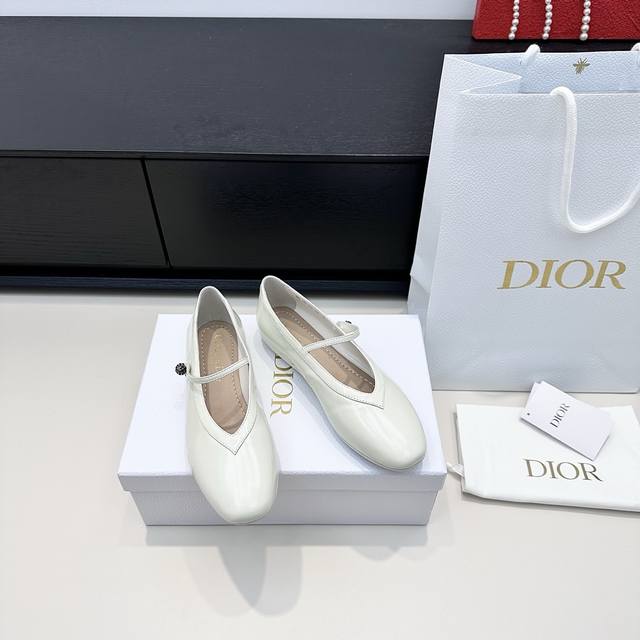 Retail Version Dior 25th Anniversary SSV Mary Jane Shoes Featuring the classic M