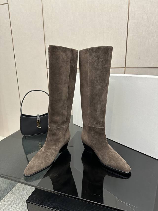 Aeyde high-top riding boots, made of cowhide leather, with a chunky heel, autumn