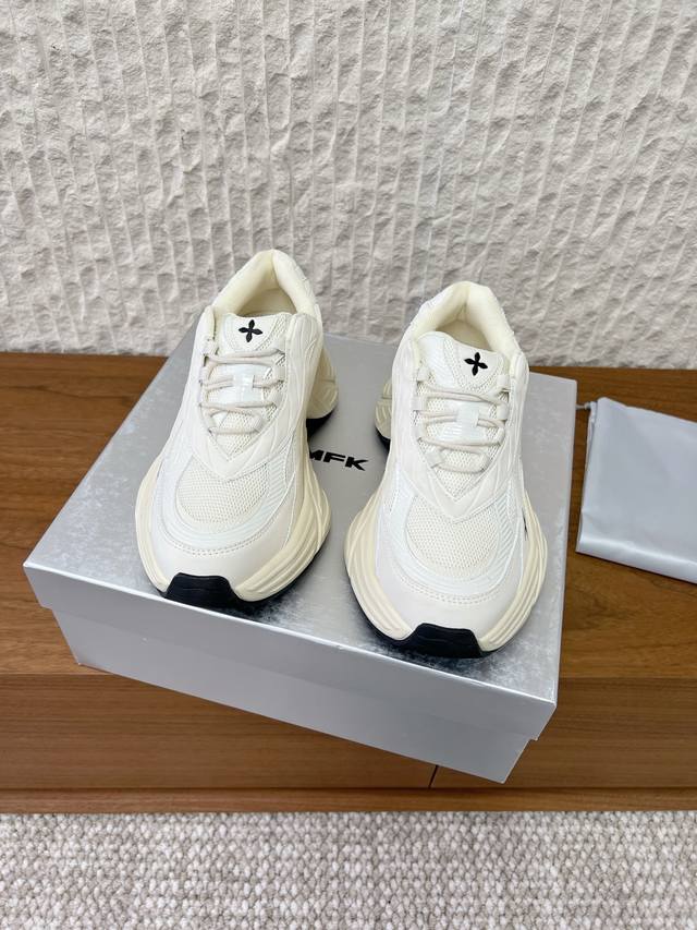 G260 Smfk Niche Trendy Brand 25Ss Autumn/Winter New Design Embossed Thick-Soled