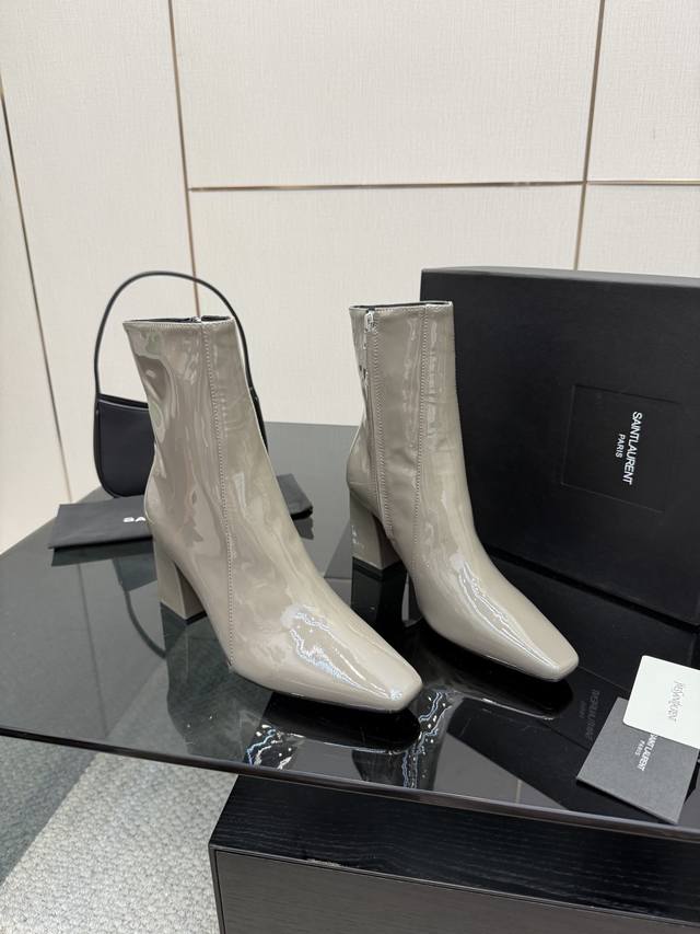 YSL Saint Laurent SS2025 Fall/Winter New Fashion Boots Perfect for pairing with