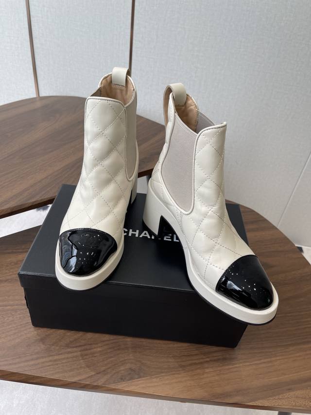Chanel 25Ss Fall/Winter Chunky Heel Platform Ankle Boots The very popular double