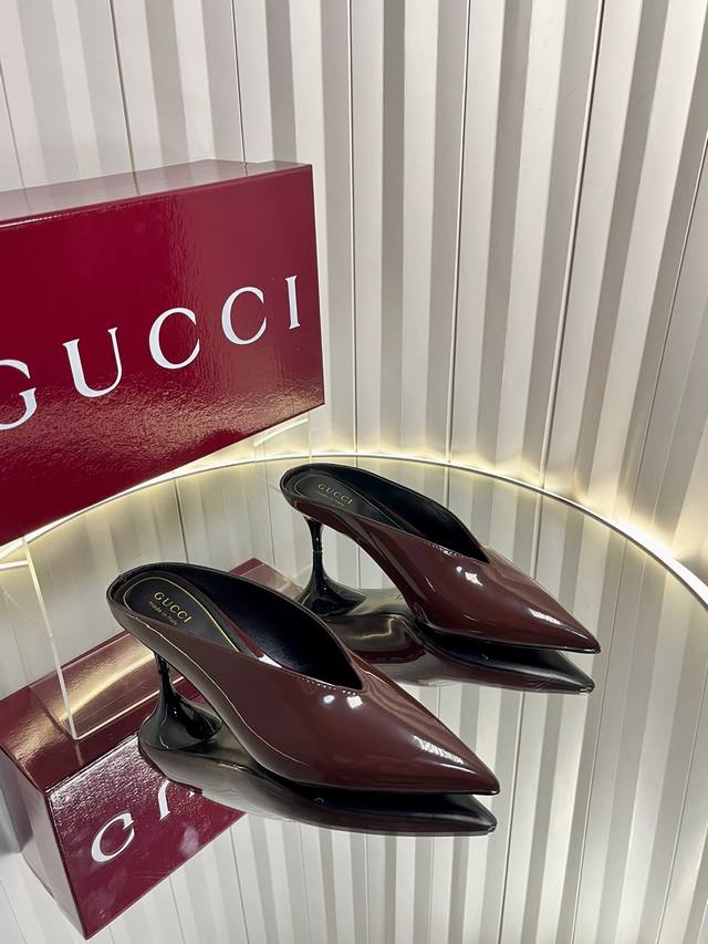 Gucci Women's Latest Runway Fashion Shoes - Pointed-Toe Low-Heeled Single Shoes
