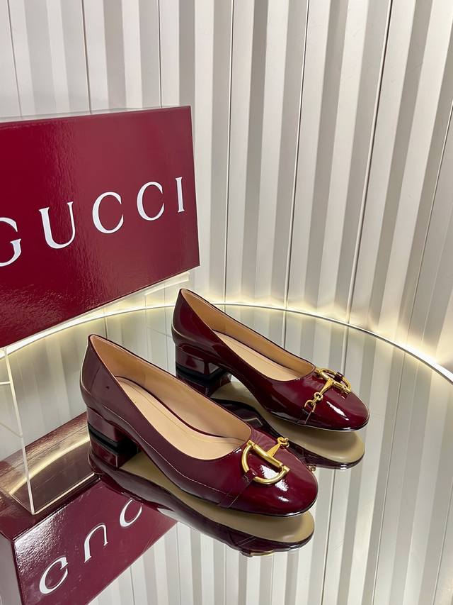 Gucci Women's New Horsebit Loafers with Large Buckle As a tribute to the brand's