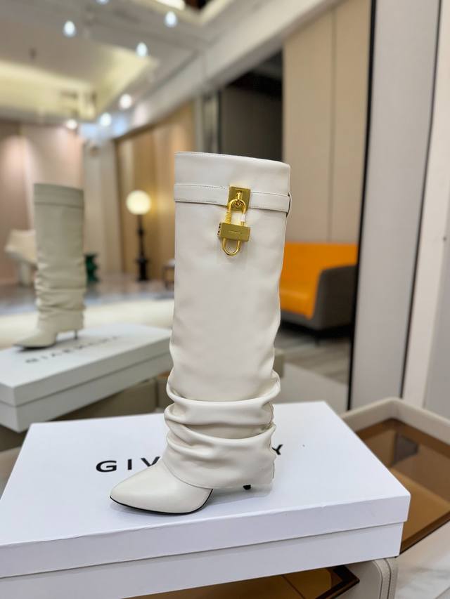 Price: Authentic Givenchy high-heeled boots, top-quality custom version availabl