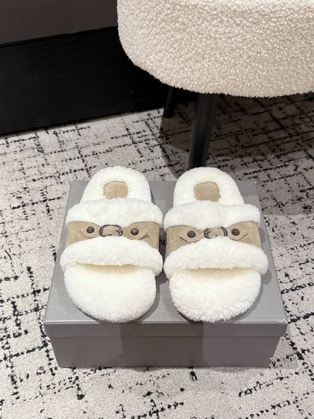 Balenciaga Fall/Winter 2025 Fw New Wool Slippers Classic Buckle Studded Wool Sli