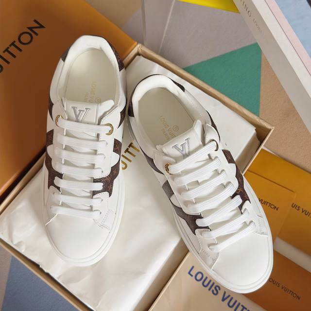 Top-tier version: Women's Louis Vuitton Time Out series embossed pendant casual