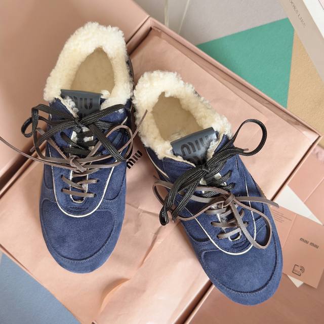 Top-tier version: Couple style Miu Miu's latest runway Gymnasium series color-bl