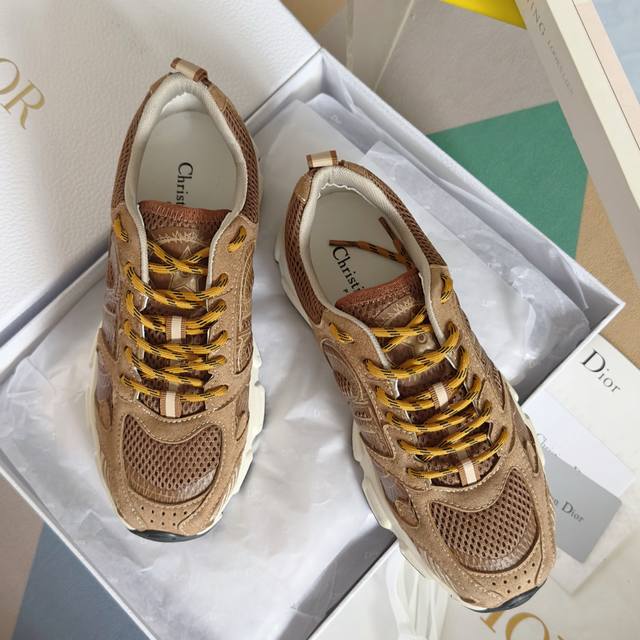 Top-tier version: Women's Dior Chrono series casual sneakers/dad shoes. This Dio