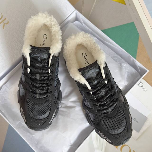 Top-tier version: Women's Dior Chrono series casual sneakers/dad shoes. This Dio